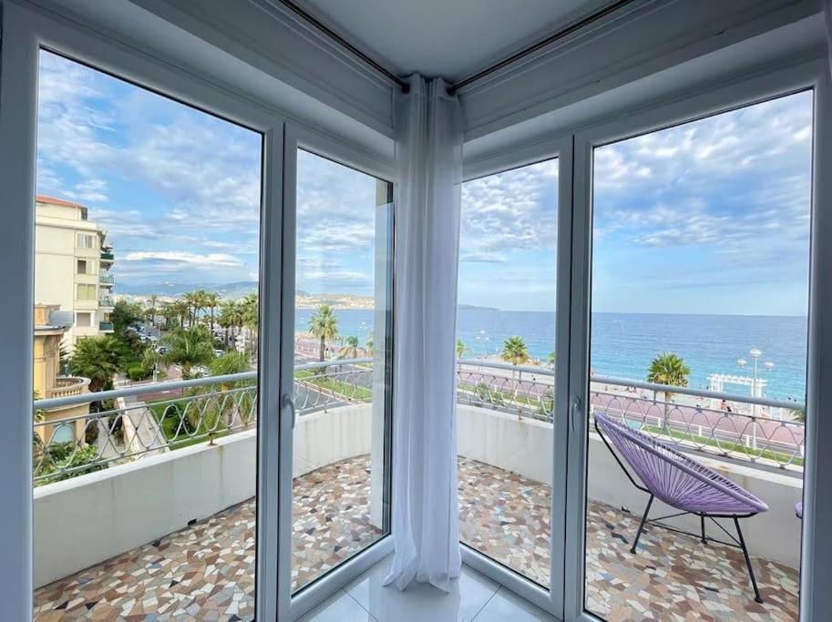 Beach Front, Superbe Appartement Pour 4 Personnes Niza Exterior foto