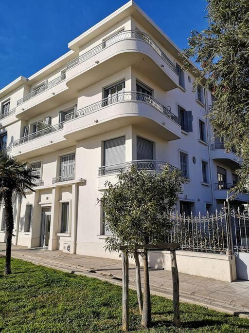 Beach Front, Superbe Appartement Pour 4 Personnes Niza Exterior foto
