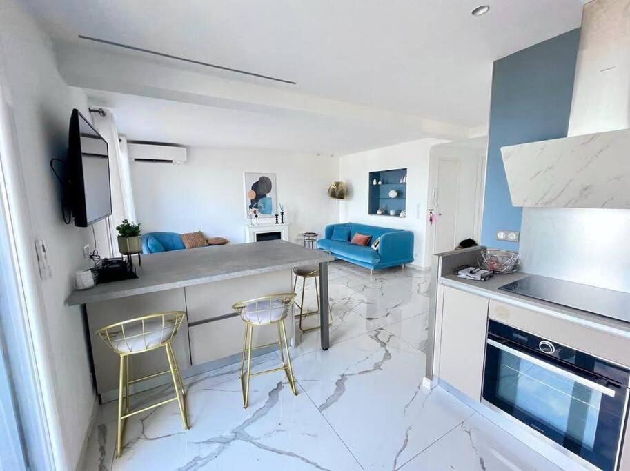 Beach Front, Superbe Appartement Pour 4 Personnes Niza Exterior foto