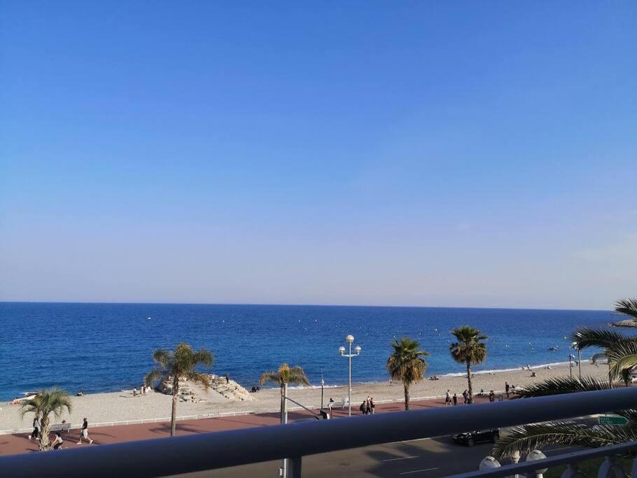 Beach Front, Superbe Appartement Pour 4 Personnes Niza Exterior foto