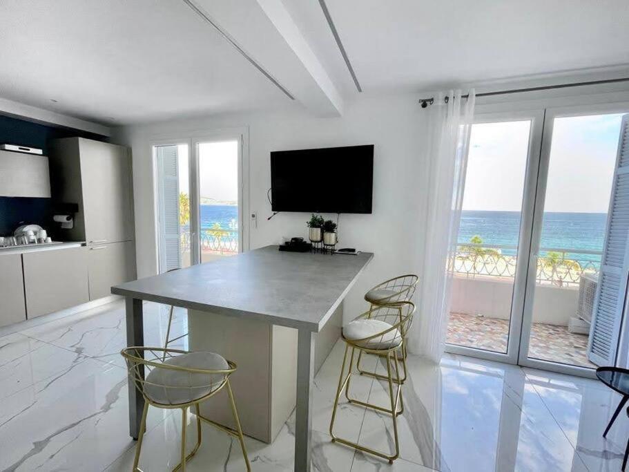 Beach Front, Superbe Appartement Pour 4 Personnes Niza Exterior foto