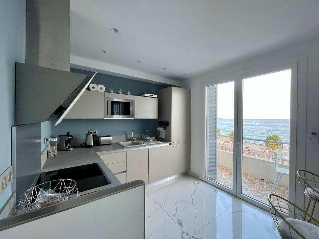 Beach Front, Superbe Appartement Pour 4 Personnes Niza Exterior foto