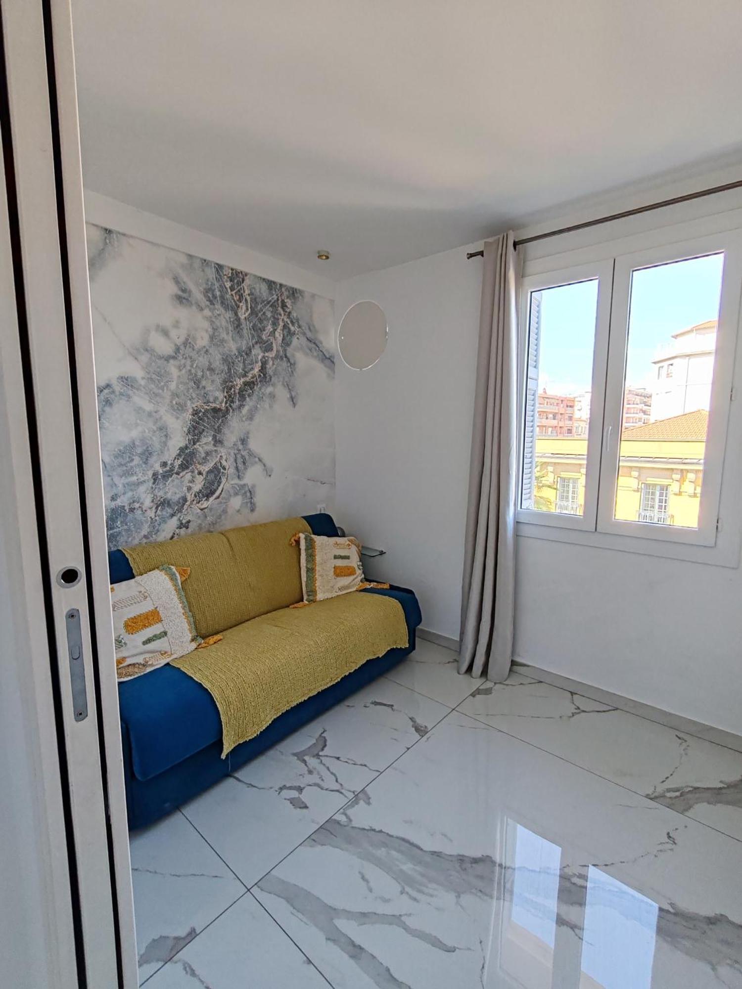 Beach Front, Superbe Appartement Pour 4 Personnes Niza Exterior foto