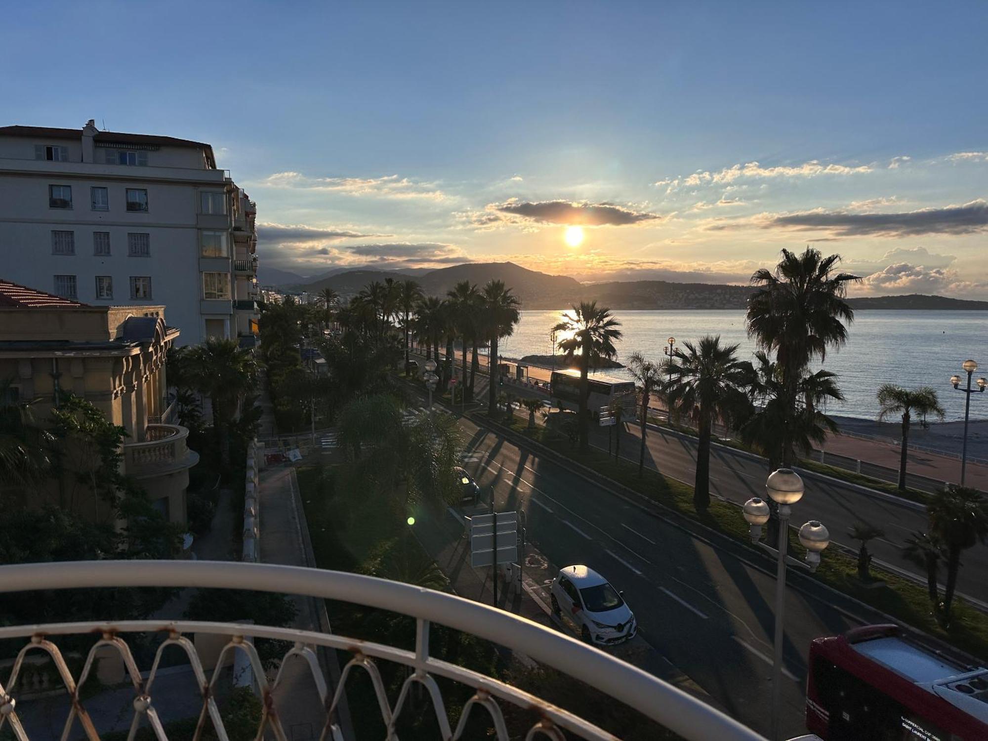 Beach Front, Superbe Appartement Pour 4 Personnes Niza Exterior foto